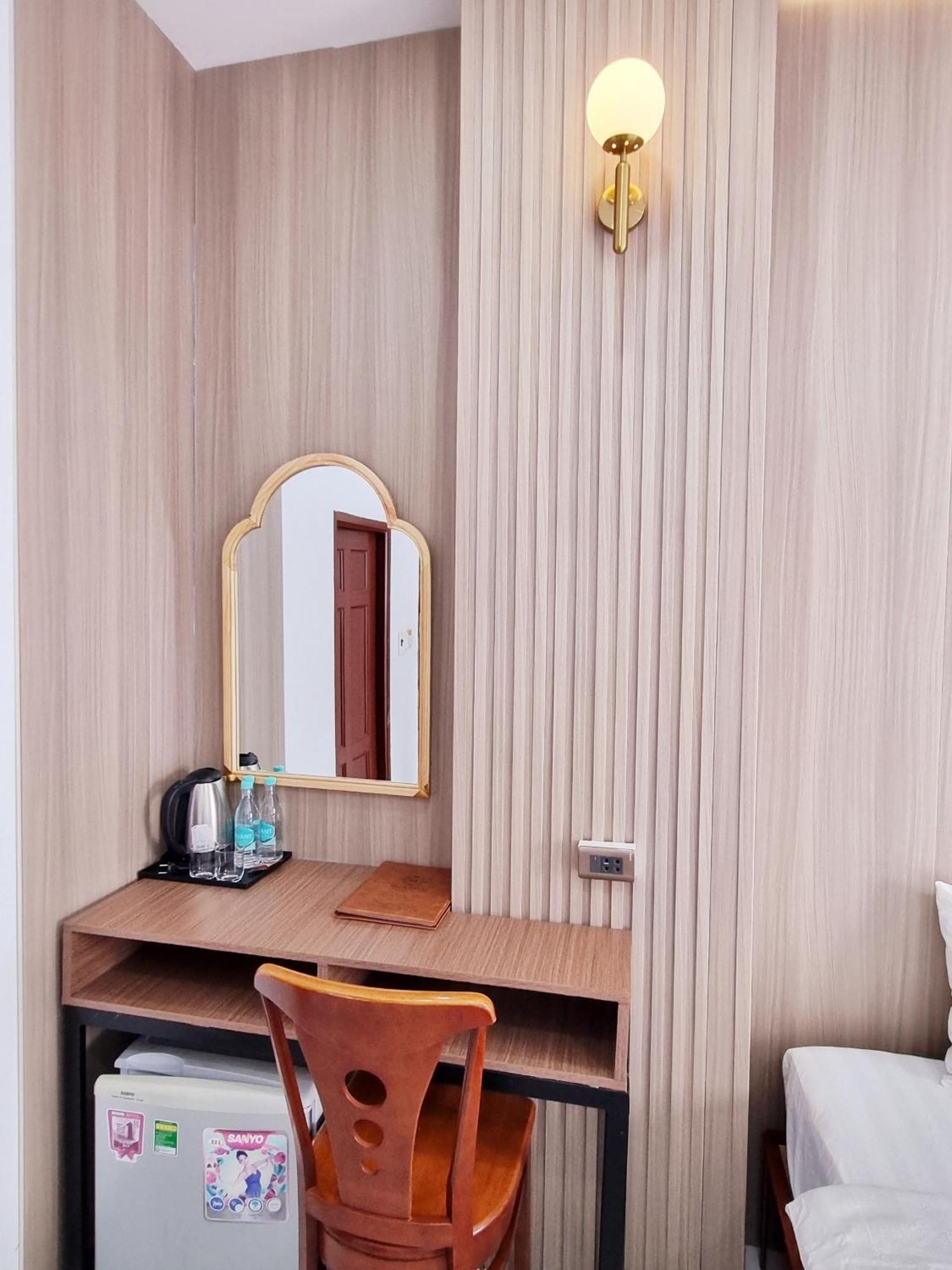 Minh Khue Hotel Віньлонґ Екстер'єр фото